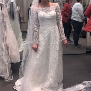 Brand new wedding gown